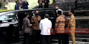 Pertemuan Dinas Pertama dengan Presiden Jokowi, Sikap Walikota Gibran Disorot