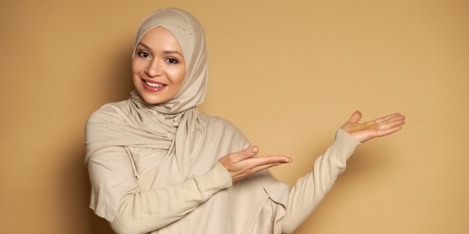 Trik Ampuh Membuat Hijab Anti-Geser 