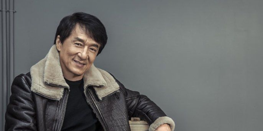 Hadir Syukuran Film Terbaru, Wajah Menua Jackie Chan Jadi Perbincangan