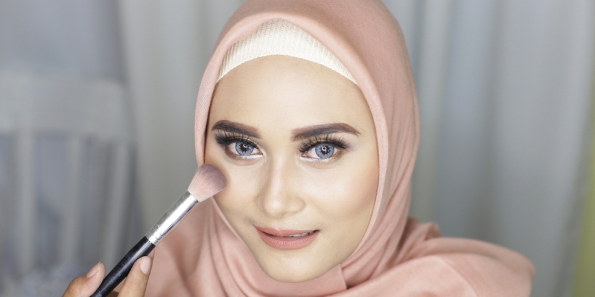 Tutorial Menggunakan Concealer Untuk Samarkan Area Bawah Mata