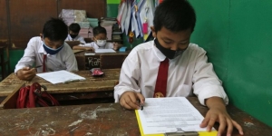 PJJ Buat Murid SD Alami 5-6 Bulan Ketertinggalan Pendidikan