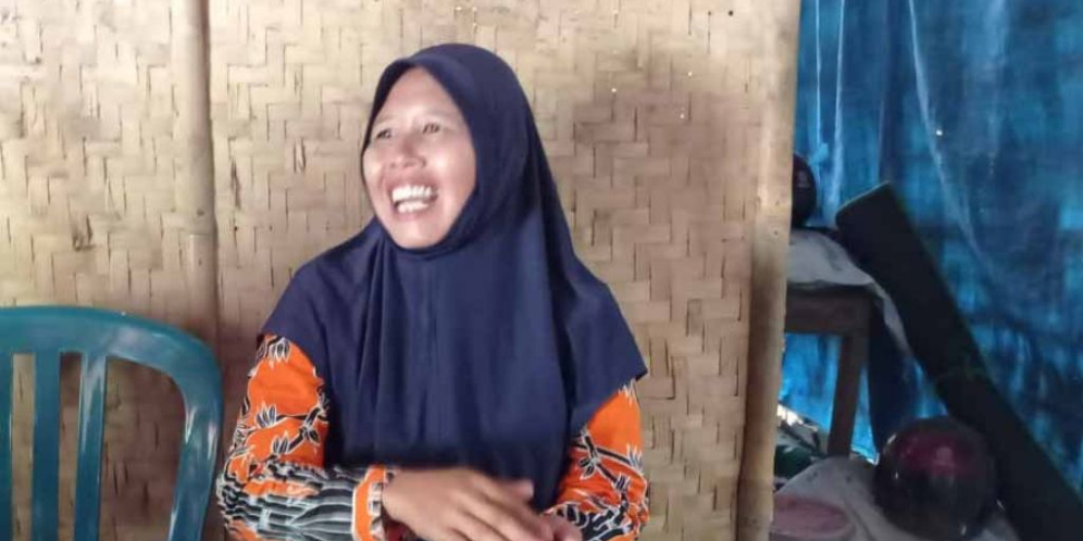 Nestapa Guru Honorer di Ngawi, Digaji Rp350 Sebulan dan Tinggal dengan Kambing