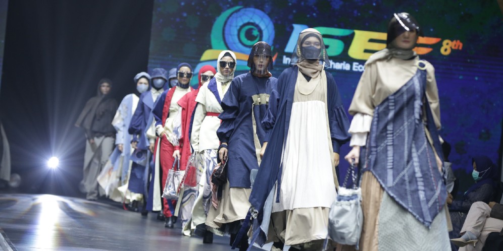 Koleksi RISAK, Desain Karya Gen Z yang Bersuara Soal Pandemi di Ajang Fashion ISEF 2021