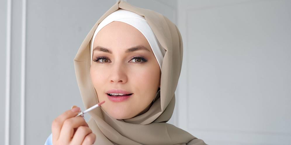 Video Hijaber Pakai 100 Lapis Lipstik, Lihat Hasilnya