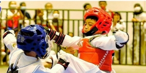 Jan Ethes Lomba Taekwondo, Aksi Heboh Gibran Bikin Ngakak