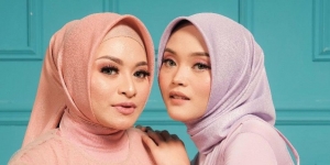 Gaya Hijab Kompak Nathalie Holscer dan Putri Delina, Makin Mirip?