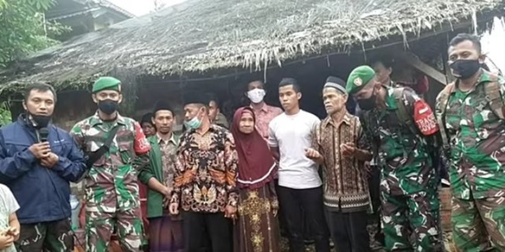 Video Haru Anak Penjual Gula Lolos Jadi Prajurit TNI, Diarak Warga Sekampung