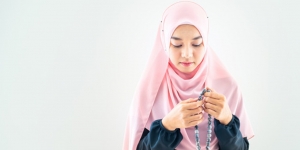 Cara Mandi Wajib Setelah Haid Beserta Doanya, Ketahui Juga Adab Wanita Saat Haid
