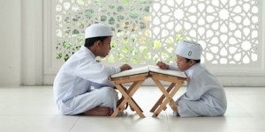17 Cara Cepat Menghafal Al Quran yang Perlu Diperhatikan, Sabar dan Konsisten Kuncinya