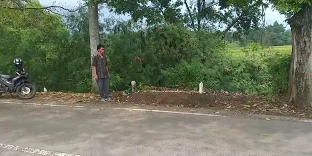 Heboh Kemunculan Kuburan Mendadak di Pinggir Jalan Pasuruan, Ternyata...