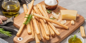 Resep Camilan Gluten Free: Cheese Breadsticks