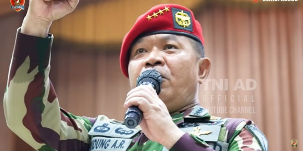 Aksi Kasad TNI Dudung Abdurachman Saat Latihan Teror, Sangar Banget!