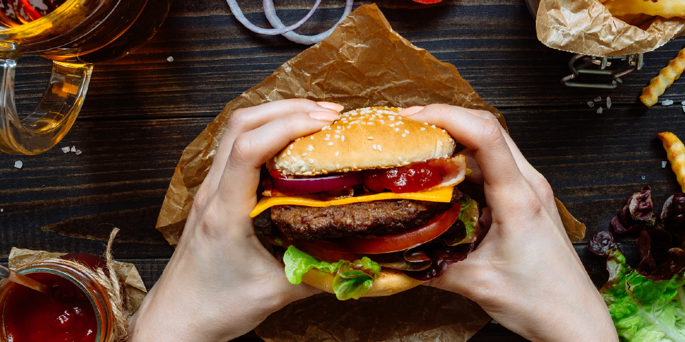 Burger Pesanan Tak Sama dengan Gambar, Pelanggan Gugat Restoran Rp4 Miliar