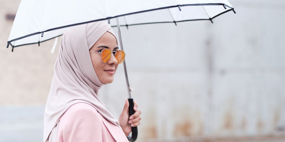 4 Tips Fashion Hijab di Musim Hujan