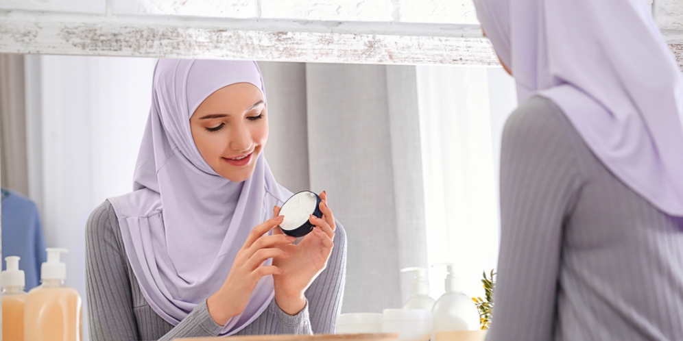 4 Cara Mengenali Produk Kosmetik Telah Kedaluwarsa Biar Masalah Kulit Tak Terjadi