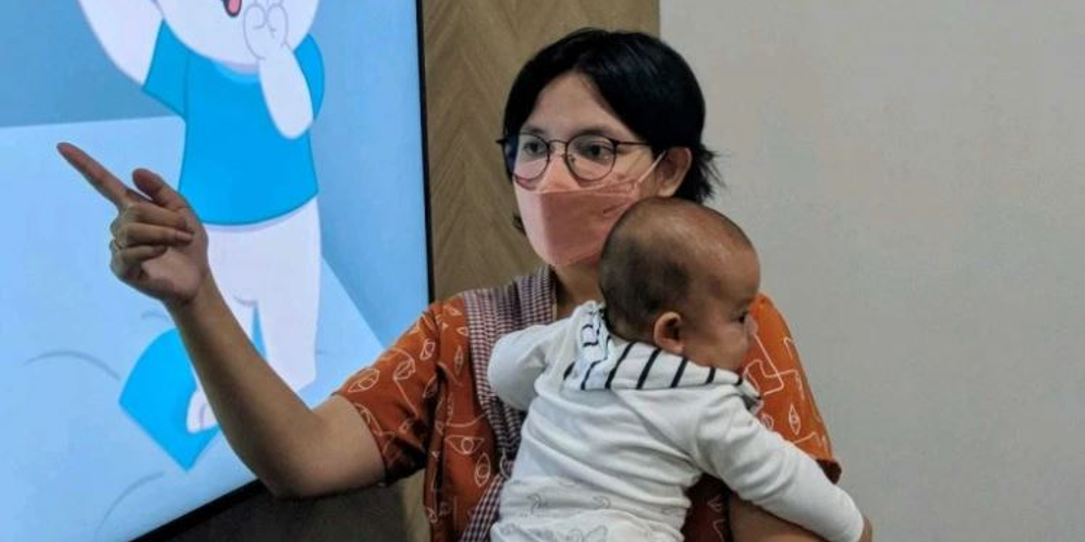 Ibu Inspiratif, Bawa Bayi ke Kantor Namun Kerja Tak Terganggu