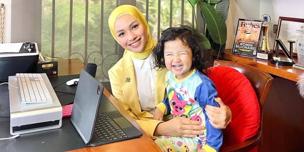 Bikin Gemes Potret Azzahra, Anak Kedua Tya Arifin Sekaligus Cucu Siti Nurhaliza yang Jarang Tersorot!