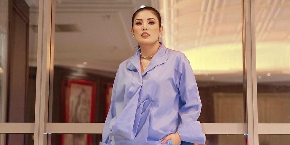 OOTD Mewah Nindy Ayunda, Outfit Hangout di Mall Sampai Rp1,6 M