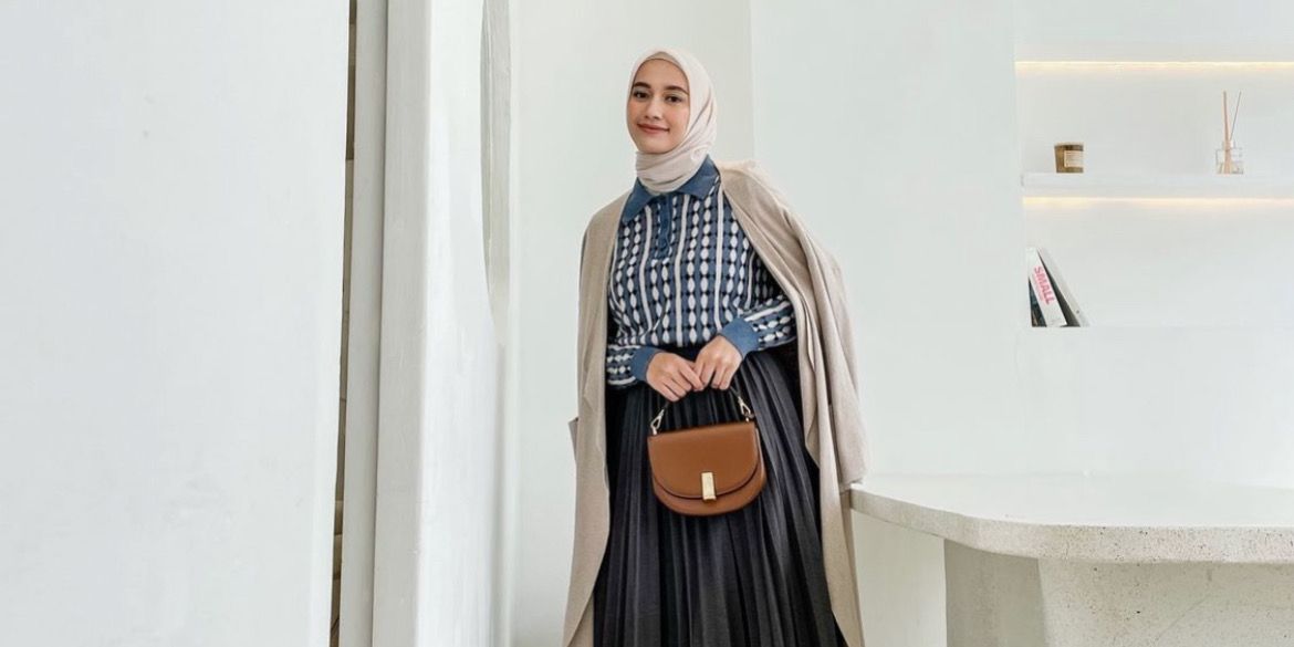 OOTD Hijab Selebgram Mega Iskanti, Cocok Jadi Wanita Korea
