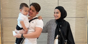 Tampilan Zaskia Sungkar 'Nge-mall' Bareng Anak & Suami, Curi Perhatian
