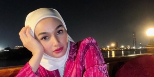 5 Potret Tya Arifin, Menantu Siti Nurhaliza, yang Ramai Dikritik Model Hijabnya