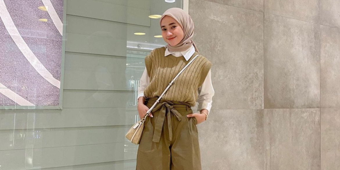 Inspirasi Outfit Hijab Hijau Olive, Sederhana Namun Tetap Kece