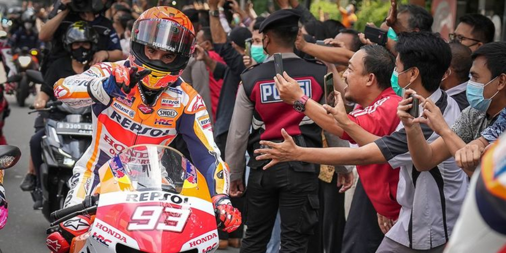 Video Marc Marquez Pamer Aksi 'Burnout' di Jalan Thamrin, Asap Tebal Mengepul Penonton Histeris