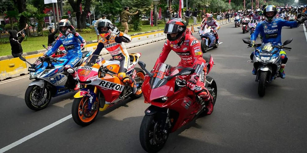Foto-Foto Parade Pembalap MotoGP 2022 di Jakarta, Lihat Keseruannya!