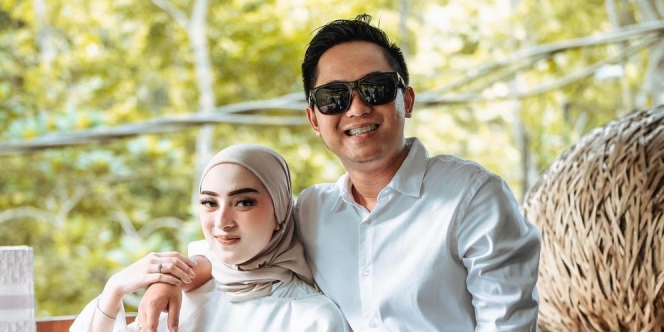 Penampilan Serba Hitam Dinan Fajrina, Istri Doni Salmanan, Penuhi