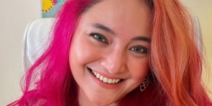 8 Potret Terbaru Marshanda Ganti Warna Rambut Jadi Hot Pink Cerah, Fresh Banget!