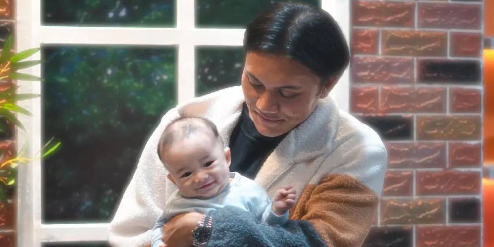 Potret Terbaru Baby Adzam, Punya Lesung Pipi Mirip Nathalie Holscher