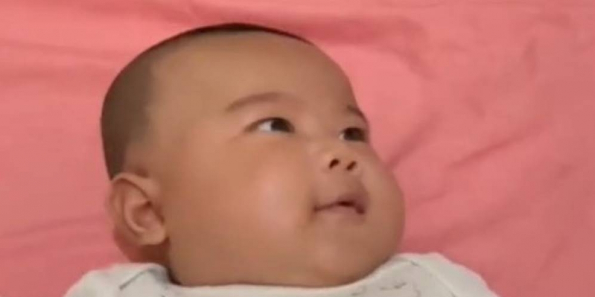 Viral Video Bayi 3 Bulan Sudah Bisa Bicara