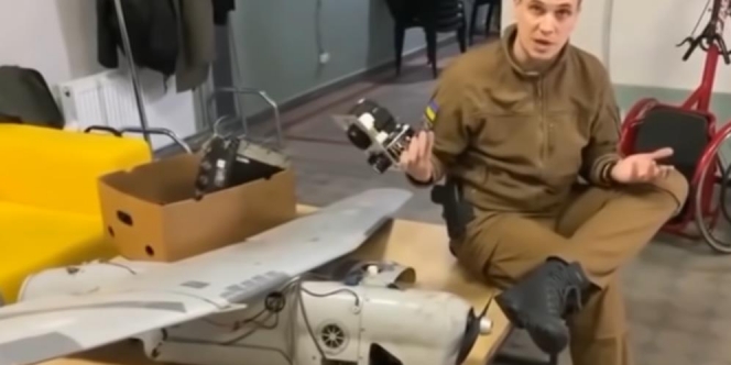 Tentara Ukraina Bongkar Drone Rusia, Dikira Canggih Ternyata Lebih Mirip Pesawat RC Ditambah Kamera Biasa