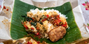 Menjawab Misteri Porsi Nasi Padang yang Berbeda Antara Dibungkus & Makan di Tempat
