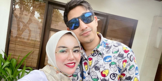 Medina Zein Ngaku Disiksa Suami di Lorong Hotel