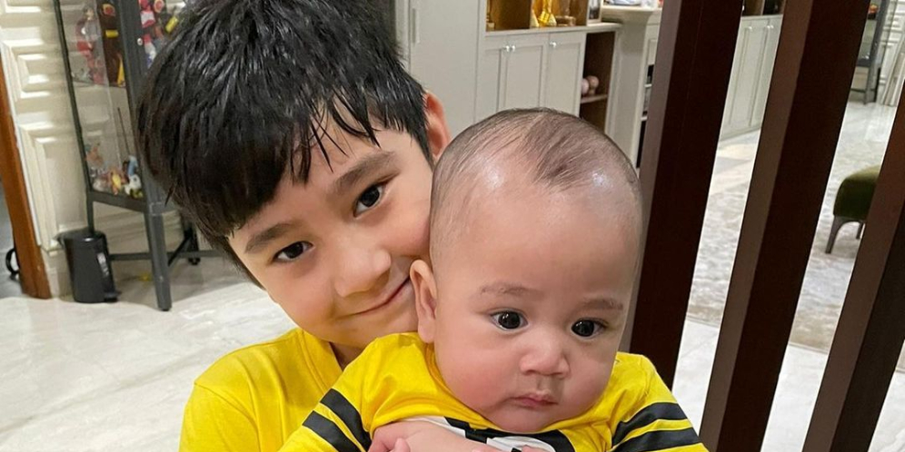 Disuruh Masuk Pesantren, Wajah Datar Rafathar Jadi Omongan