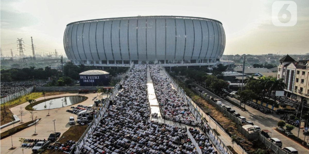 Potret Sholat Idul Fitri Pertama di Jakarta International Stadium