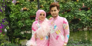 Tampil Cetar di Lebaran H+5, Pasangan Ini Pilih Outfit Hello Kitty
