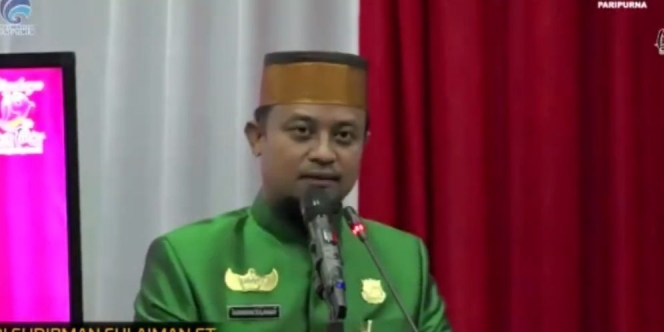 Singgung Warga yang Tuntut Perbaikan Jalan, Gubernur Sulsel: Kenapa Tidak Keluar Indonesia Sekalian