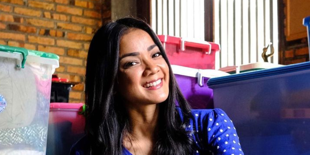 Wajahnya Tak Menua Setelah 25 Tahun, Nirina Zubir Disebut Seperti Vampir