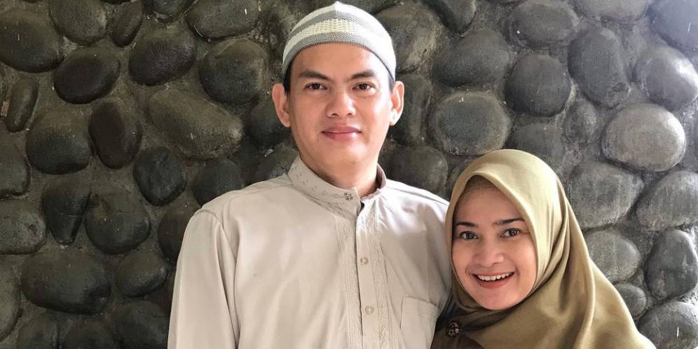 Potret Ikke Nurjanah Tepergok Nyanyi di Hajatan Nikah, Suaranya Khasnya Bikin Terlena