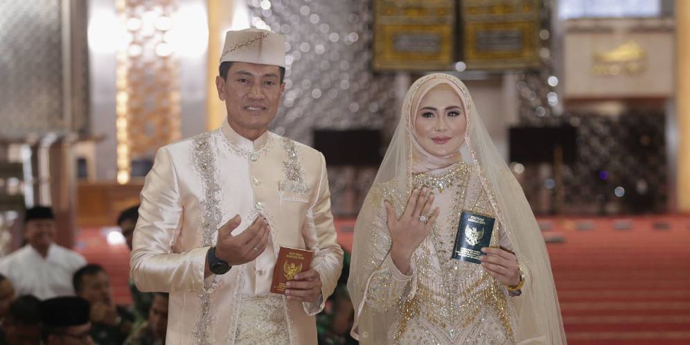 FOTO: Eks Istri Almarhum Herman Seventeen, Juliana Moechtar Resmi Dinikahi Perwira TNI