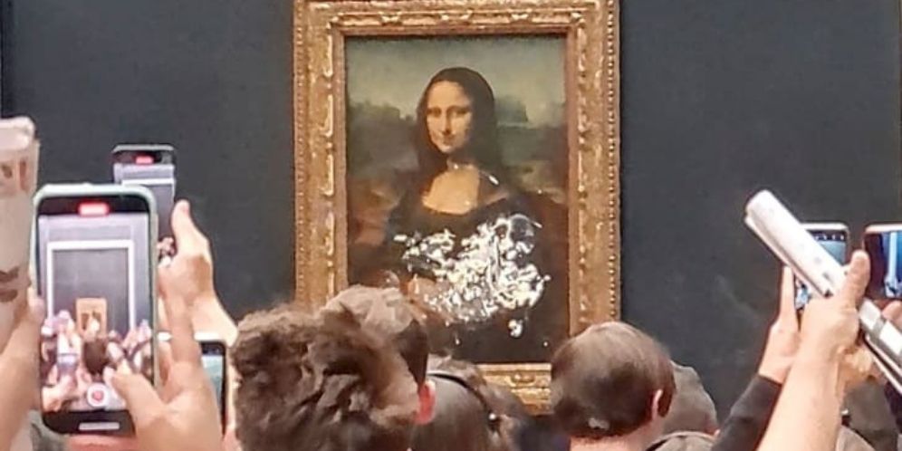 Lukisan Mona Lisa Diserang Kue, Pelaku Menyamar Pakai Wig dan Kursi Roda
