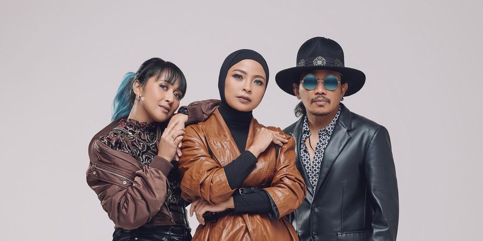 Pengamen Nyanyikan Lagu KOTAK, Tak Sadar Pengiring di Sebelahnya Sang Vokalis Asli