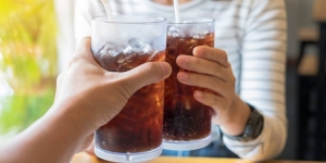Pria Kecanduan Soda, Minum 10 Liter Per Hari Selama 20 Tahun