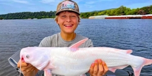 Bocah 15 Tahun Tangkap Ikan Lele Langka, Peneliti Sampai Susah Kenali Jenisnya