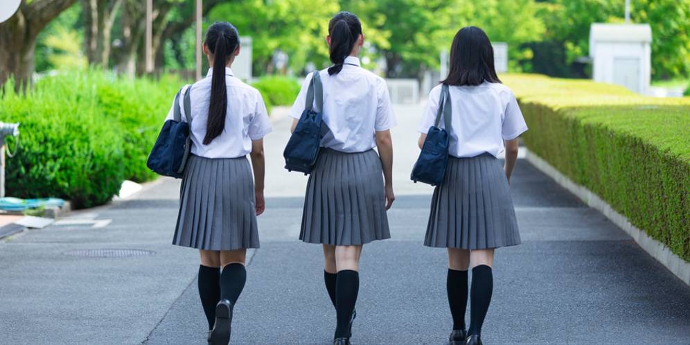Siswi Jepang Dihukum Berat karena Ketahuan Rapikan Alis