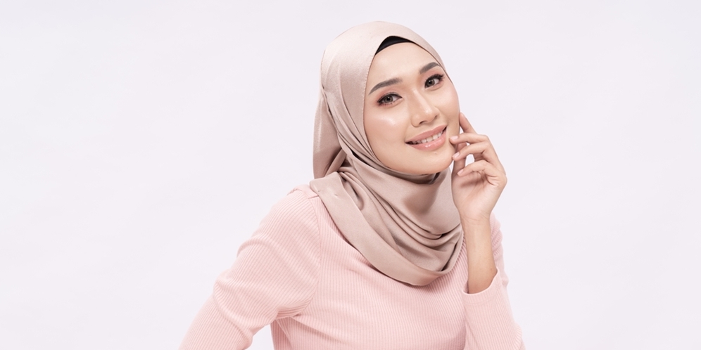 Tips Makeup Penting untuk Tampil Cantik bagi Pengguna Lensa Kontak