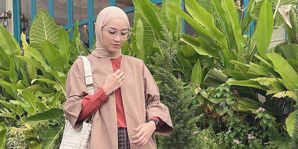 Outfit Earth Tone Semi Formal ala Hada Kusumonegoro