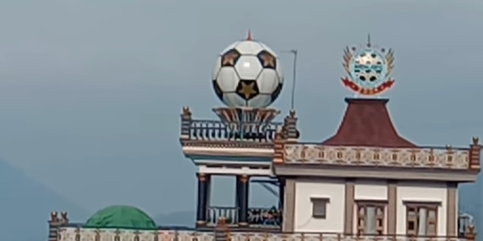 Potret Rumah Mewah Berkubah Bola Milik Kades Kayuares, Bentuknya Bikin Melongo!